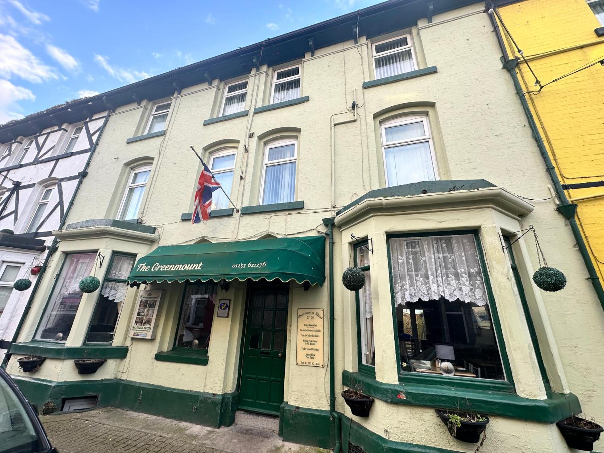 Greenmount Guest House - Pet Friendly No Extra - Central To Everything - Everyone Welcome - Blackpool, Blackpool